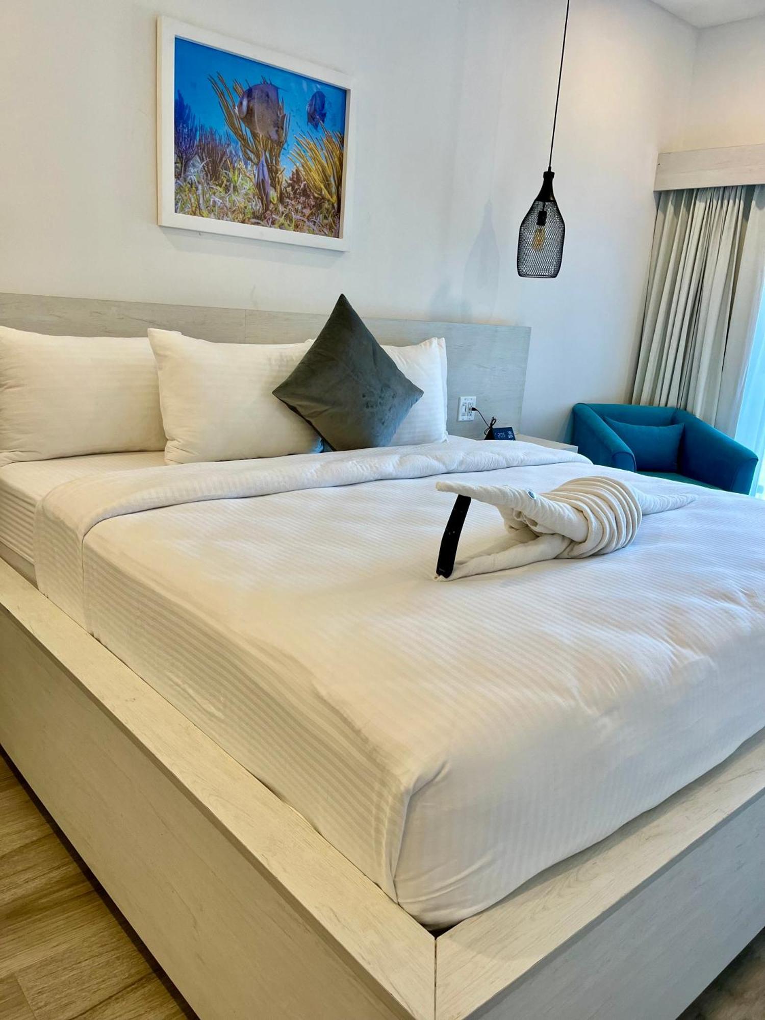 The Watermark Hotel سان بيدرو المظهر الخارجي الصورة