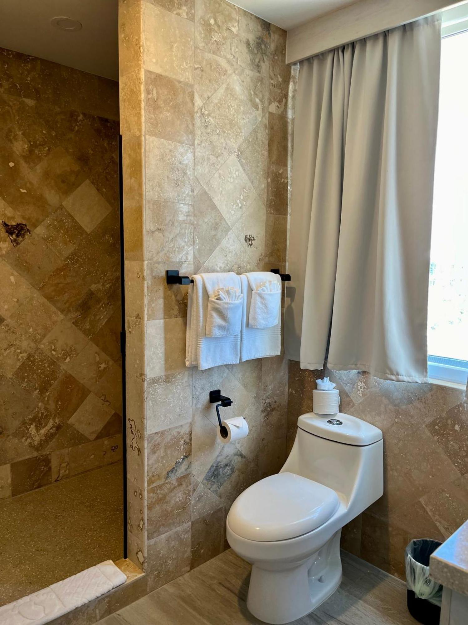 The Watermark Hotel سان بيدرو المظهر الخارجي الصورة