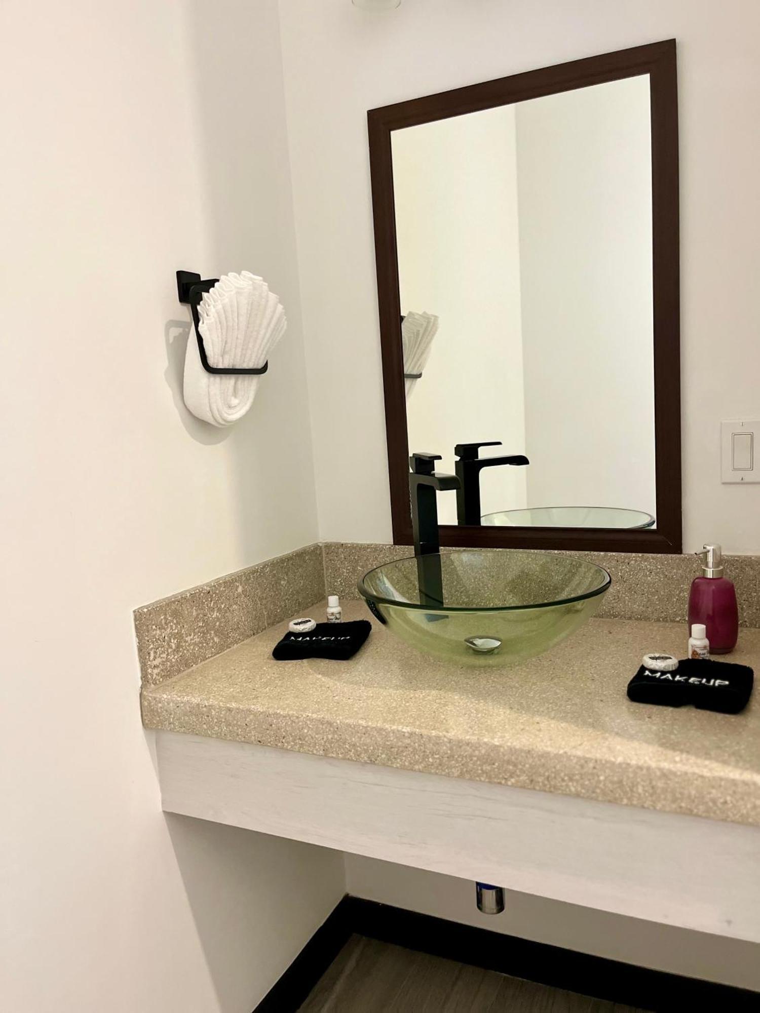 The Watermark Hotel سان بيدرو المظهر الخارجي الصورة