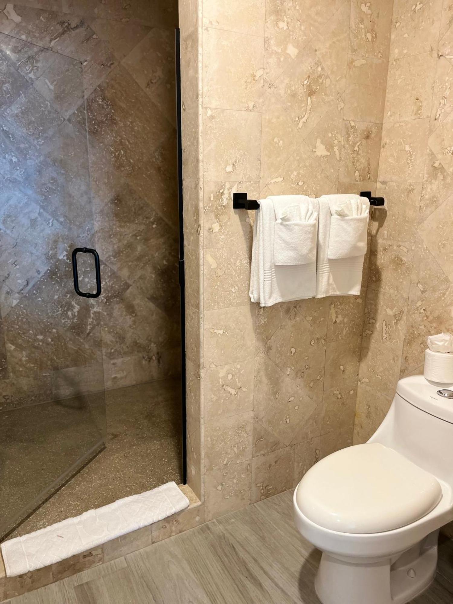 The Watermark Hotel سان بيدرو المظهر الخارجي الصورة