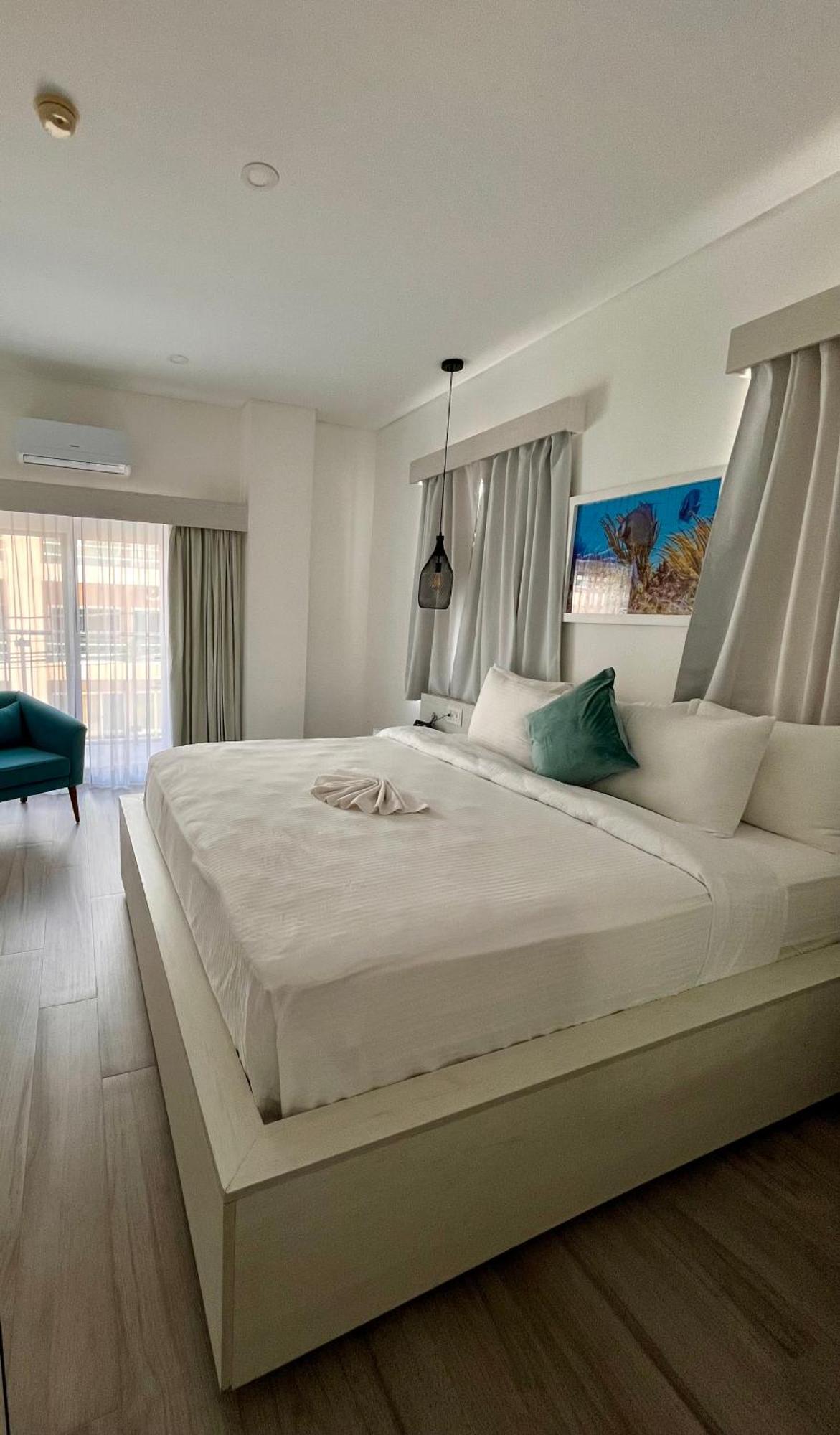 The Watermark Hotel سان بيدرو المظهر الخارجي الصورة